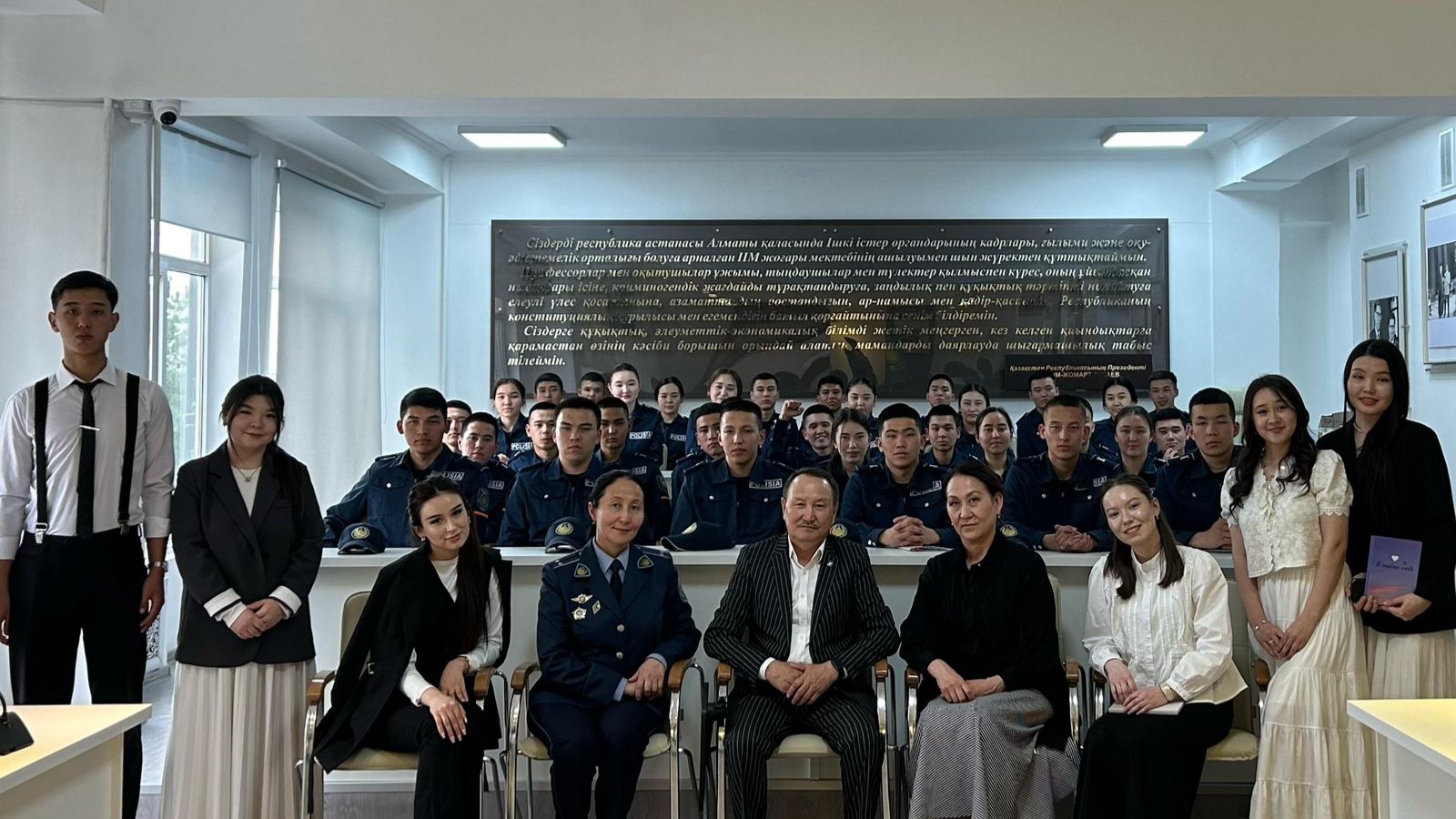 ТМД-4: Қазақ филологиясы студенттері мен болашақ тәртіп сақшылары арасында кездесу өтті